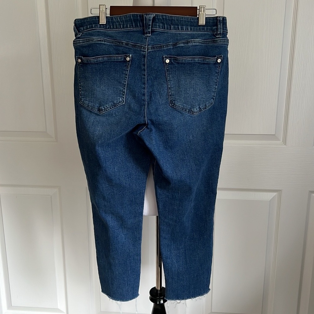 Wit and Wisdom Cropped Raw Edge Denim Jean Womens Sz 12 Petite - Picture 4 of 15